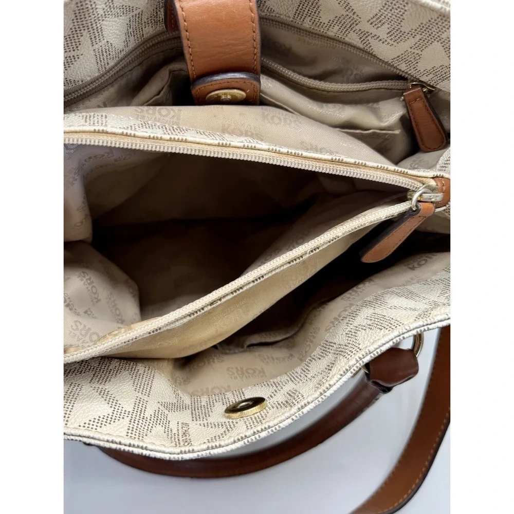 Michael Kors Hamilton Tote Bag Vanilla Monogram Matching Wallet‎